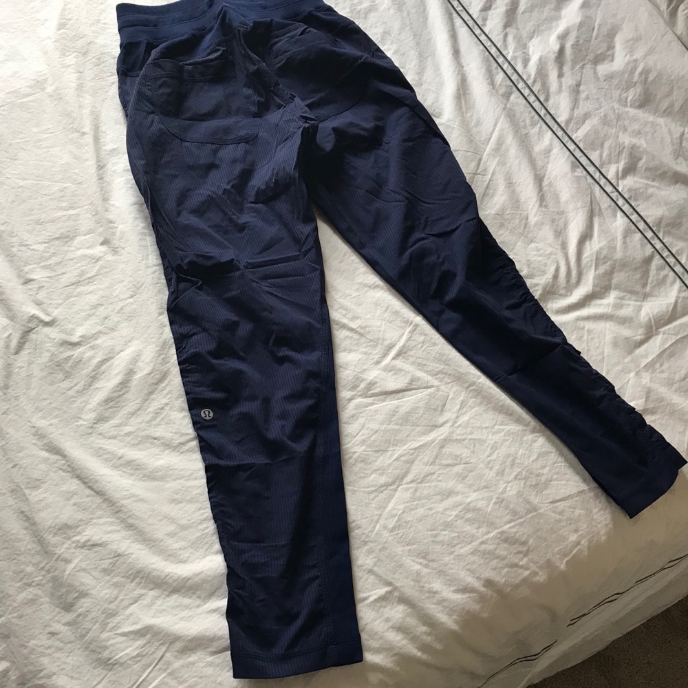 Lululemon - Picture 2 of 5